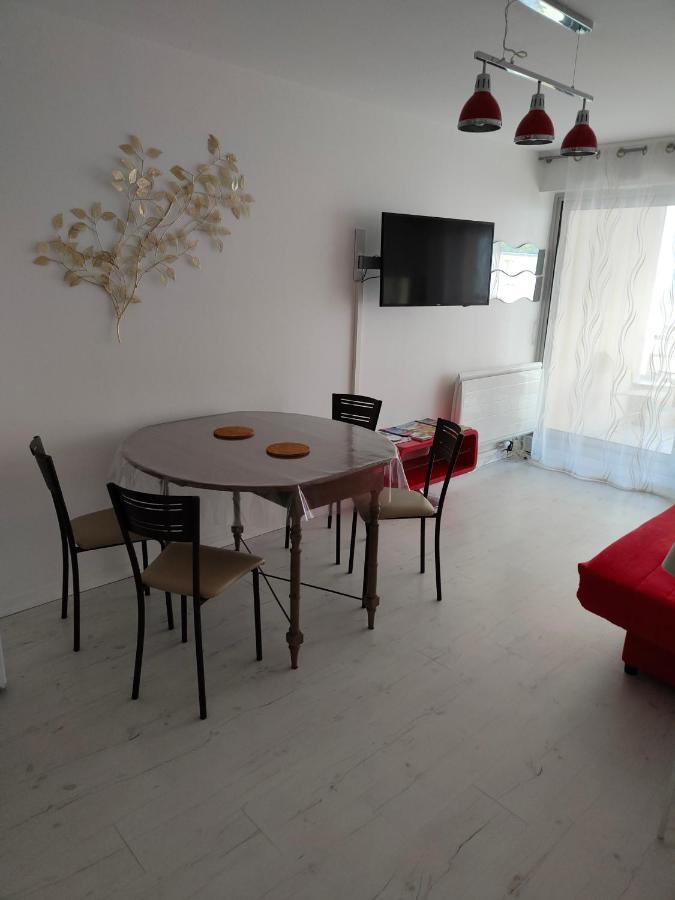 Appartement 2 Pieces Avec Une Grande Terrasse, 3 Etoiles, Wifi, Box Pour Vehicule Et Velos Les Sables-dʼOlonne Екстериор снимка